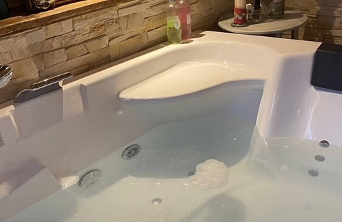 Barjols Cabina | Une Chambre Inoubliable Type Chalet Avec Grande Balnéothérapie