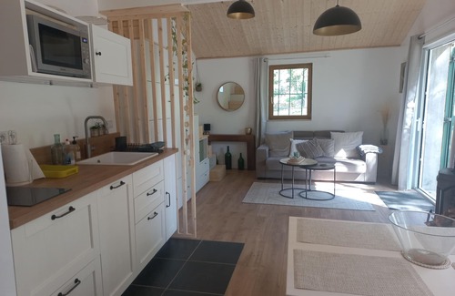 Cuers Casa | Une Maison Tout Confort, son Grand Terrain Nature et sa Piscine Juste Pour Vous!