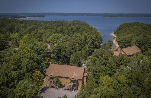 Mount Ida Condominio | Disfruta de los colores del otoño en el lago Ouachita. 10% de descuento para septiembre y octubre