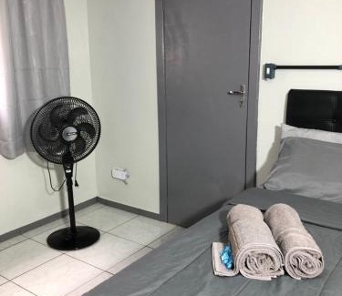 Vila Yolanda Apartamento | Unidade independente em sobrado, confortável e familiar no coração de Foz! TÉRREO e piscina compartilhada
