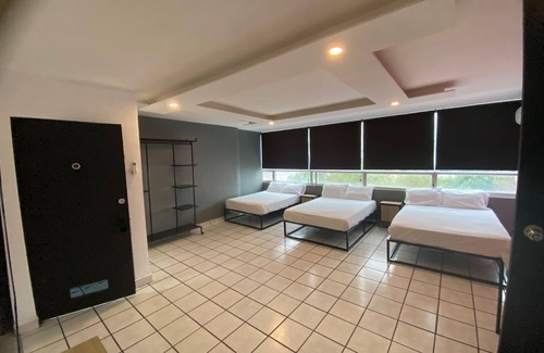 Centro de Monterrey Casa | Unidades Privadas con AC-TV-WiFi y Estacionamiento en Centro de MTY