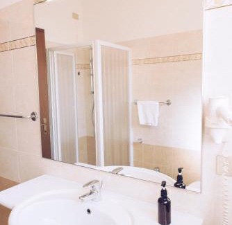 Pavia Hostal | UniHo Hostel