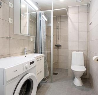 Downtown Kuopio Apartamento | Uniikki kattohuoneisto ydinkeskustassa, lämmin pysäköinti, max 6 hlöä