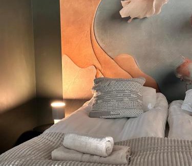 Lahti Apartamento | Uniikki keskustahuoneisto pihaterassilla, bm Garden Apartments no2, free parking