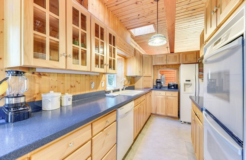 Union Casa | Union Vacation Rental w/ Golf Course Views!