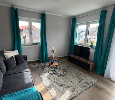 Prien am Chiemsee Apartamento | UNiQE I 90qm I Bergblick I 3 Balkone I seenah