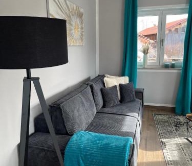 Prien am Chiemsee Apartamento | UNiQE I 90qm I Bergblick I 3 Balkone I seenah