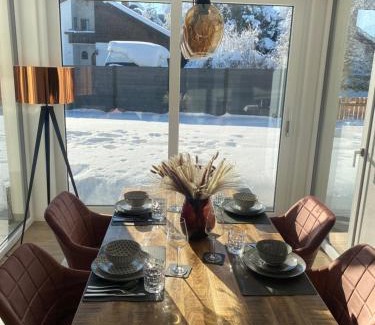 Prien am Chiemsee Apartamento | UNiQE I 95qm I Bergblick I Garten I BBQ I seenah