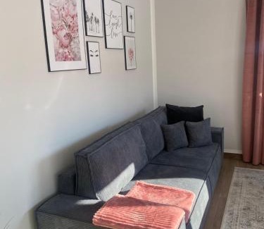 Prien am Chiemsee Apartamento | UNiQE I 95qm I Bergblick I Garten I BBQ I seenah