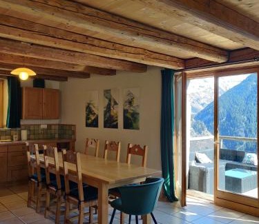 Champagny-en-Vanoise Apartamento | Unique à Champagny l'appartement Panoramik dans un Chalet d'Alpage avec une vue exceptionnelle