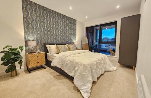 Leeds Apartamento | Unique 2-Bed, 2-Bath Apartment with Private Terrace, Near Leeds Bus Station & City Centre