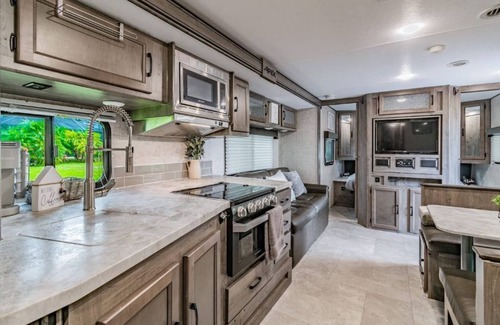 Grant-Valkaria Casa | Unique 2 bedroom camper w/ animal encounter
