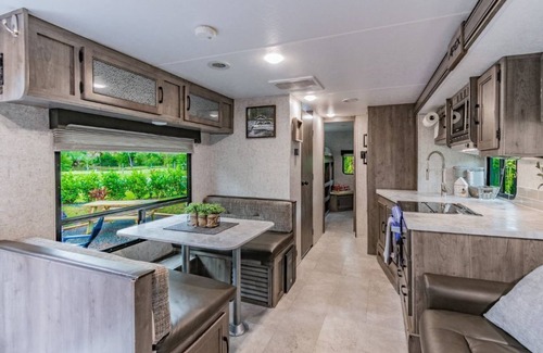 Grant-Valkaria Casa | Unique 2 bedroom camper w/ animal encounter