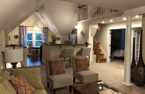 Columbia Apartamento | Apartamento exclusivo de 2 dormitorios con acabados actualizados, a pocos pasos del campus / centro de la ciudad