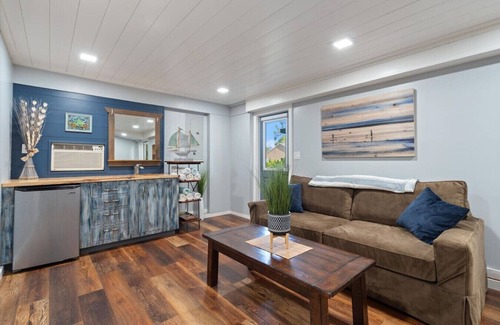 Palm Beach Country Estates Apartamento | Unique 2-Level Home Pool, Lanai & RV Parking