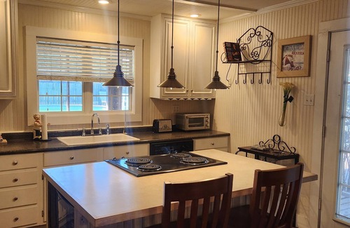 Waveland Casa | Unique 3 B/R home near Beach, w/ separate guest unit, courtyard, pool, pets ok.