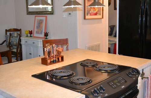 Waveland Casa | Unique 3 B/R home near Beach, w/ separate guest unit, courtyard, pool, pets ok.