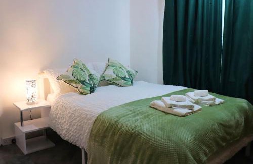 Leeds Apartamento | Unique 3 Bedroom House FREE WiFI & Parking
