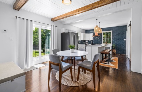 Crestline Heights Casa | Unique 3BR/3B Magic City Home