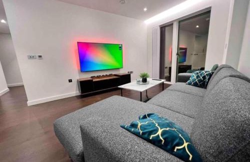 Nine Elms Apartamento | Unique 3BR 3BATH Townhouse Duplex SmartHome