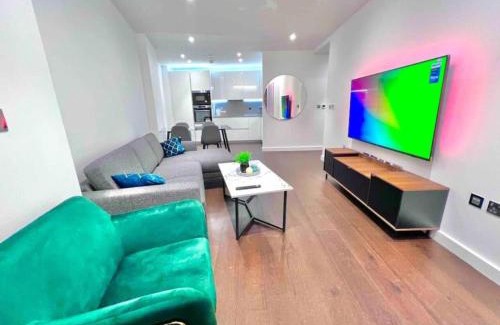 Nine Elms Apartamento | Unique 3BR 3BATH Townhouse Duplex SmartHome