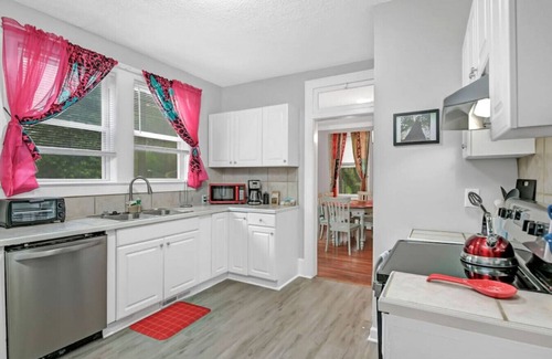 Eau Claire Casa | Unique 3BR | Sleeps 6 | Close to Everything!