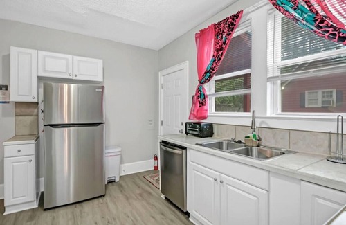Eau Claire Casa | Unique 3BR | Sleeps 6 | Close to Everything!