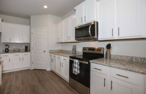 Foley Casa | Unique 4 bedroom with garage Close to sports plex