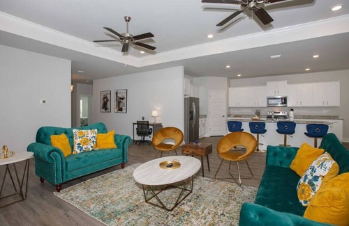 Foley Casa | Unique 4 bedroom with garage Close to sports plex