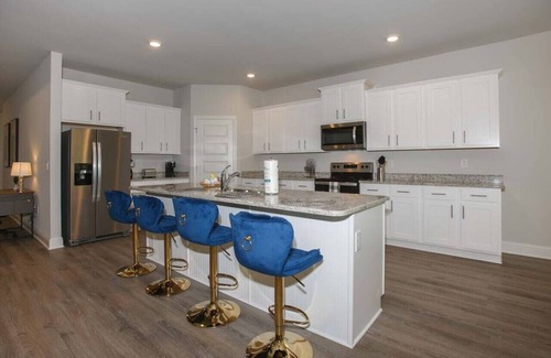 Foley Casa | Unique 4 bedroom with garage Close to sports plex