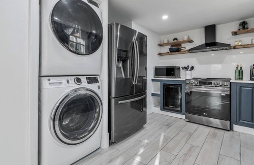 Methuen Casa | Unique 4bedrooms 2 bathrooms stunning getaway unit