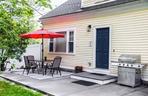 Methuen Casa | Unique 4bedrooms 2 bathrooms stunning getaway unit