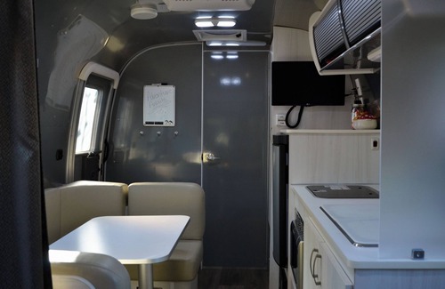 Concord Casa | Unique Airstream stay w/ hot tub, 1 bd/1ba, WiFi, AC in lovely Concord CA