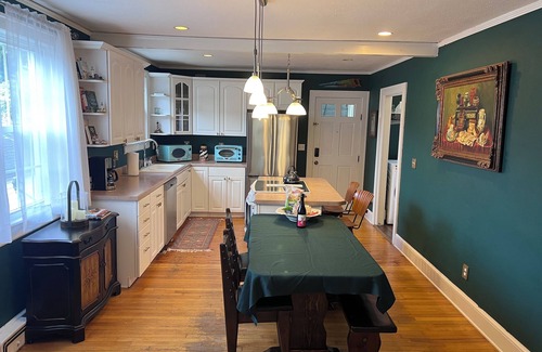 Sans Souci Casa | Quirky 2/1 Quick Access to SRT, 5 min to DT, 10 min to TR, clawfoot tub