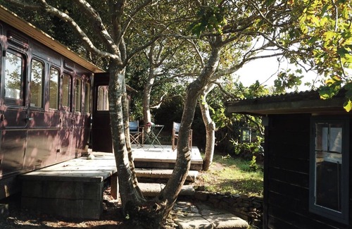 Helford Casa | Unique and Magnificently Situated 8 acre Waterside Artists' Retreat Carriage