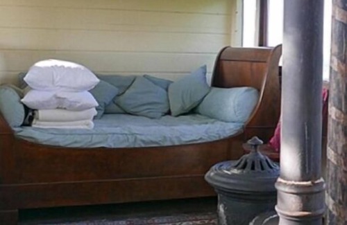 Helford Casa | Unique and Magnificently Situated 8 acre Waterside Artists' Retreat Carriage