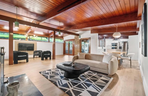 Weirton Casa | Unique and Secluded Country Estate near Pittsburgh