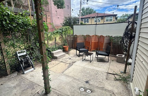 Communipaw Apartamento | Unique and stylish recently renovated studio apartment 20 mins away from NYC