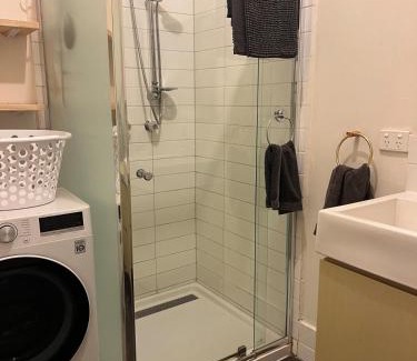 Surrey Hills Casa | Unique appt 2 Bdrm, Ground level, pets ok