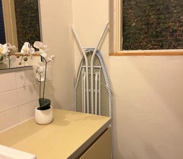 Surrey Hills Casa | Unique appt 2 Bdrm, Ground level, pets ok