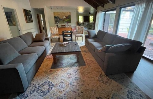 Carmichael Casa | Unique art-filled country home & pool on 1.5 acres