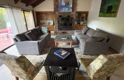 Carmichael Casa | Unique art-filled country home & pool on 1.5 acres