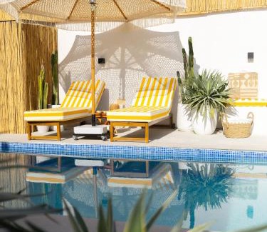 Jumeirah Apartamento | Unique Beachside Studio, Shared Pool & Burj Khalifa View!