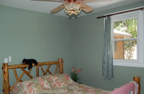 Roanoke Cabina | Unique Cabin private yet 5 minutes to town