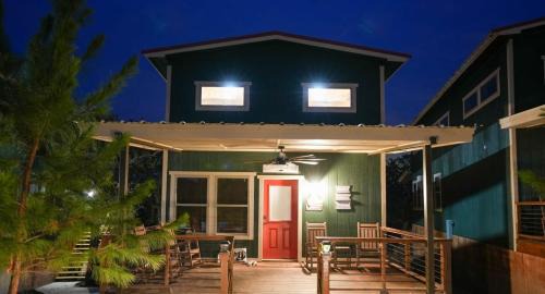 Bridgeport Casa | Unique Cabin Sauna Hot Tub FirePit Games