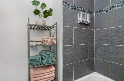 United Central Casa | Unique, Charming & Cozy House in St. Petersburg