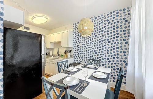 Survey Creek Apartamento | Unique Condo w/ Queen Bed & Canal View