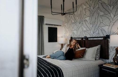 Trenton Casa | Unique Container with BBQ Ideal for Couples in Georgia