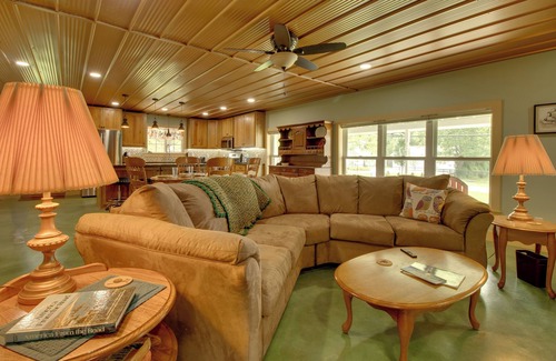 Cotter Casa | Unique Cotter Getaway w/ Deck & Outdoor Dining!