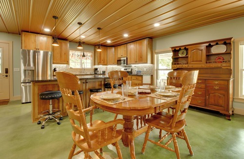 Cotter Casa | Unique Cotter Getaway w/ Deck & Outdoor Dining!